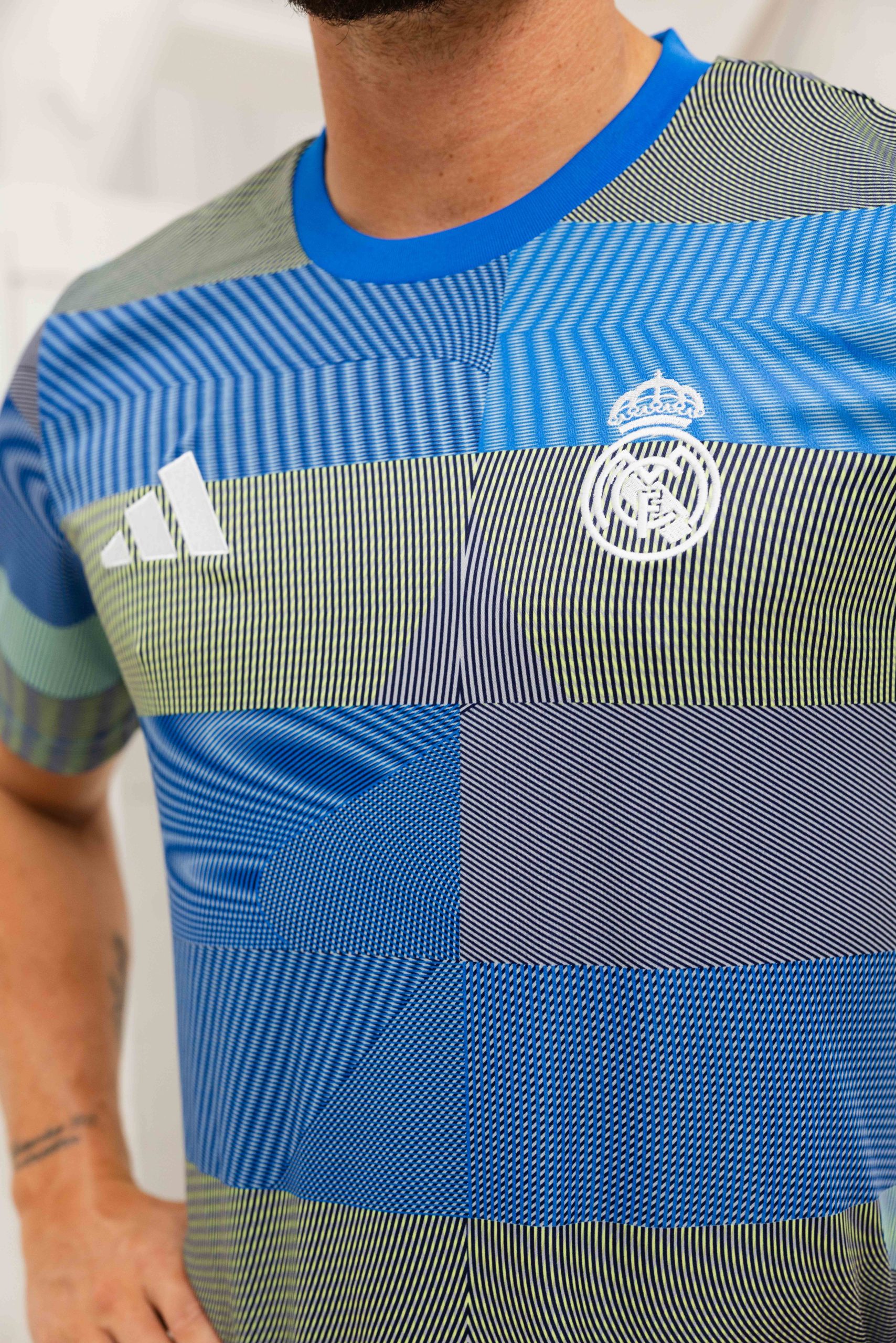 Real Madrid Pre-Match Shirt Senior 2025/2026