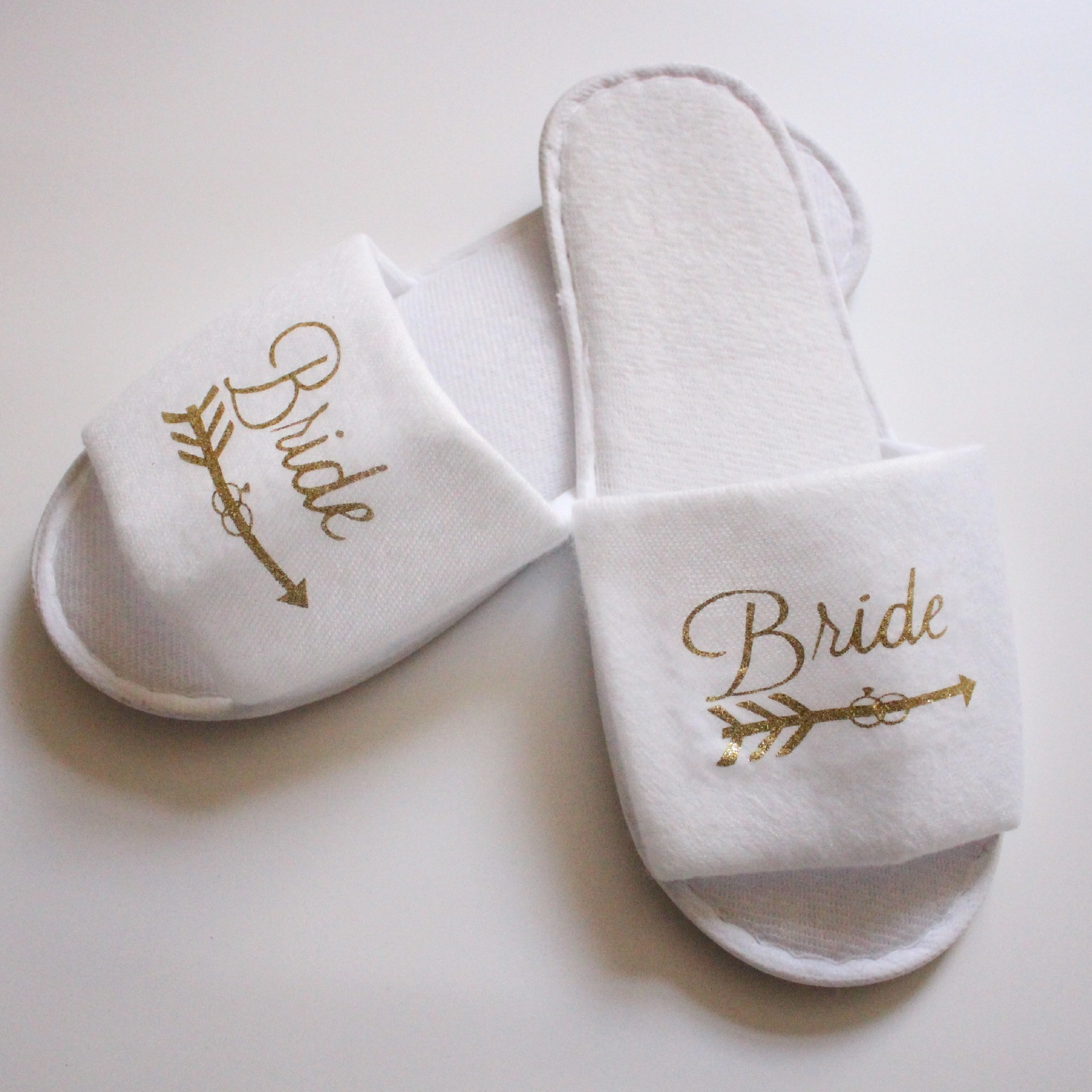 (1 Paar) Gr. 38-40 Wellness Slipper Junggesellinnenabschied Plüsch Hausschuhe Finken Pantoffeln - Bride / Style 2