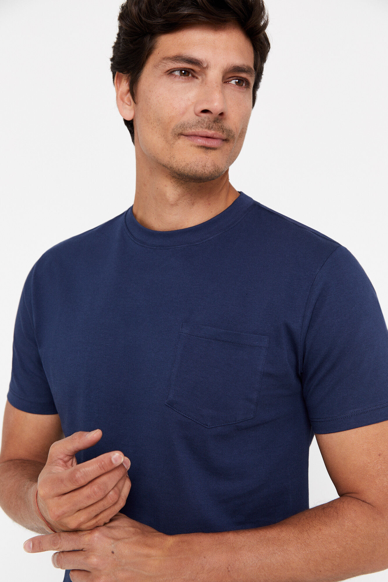 Camiseta básica com bolso - Azul marinho