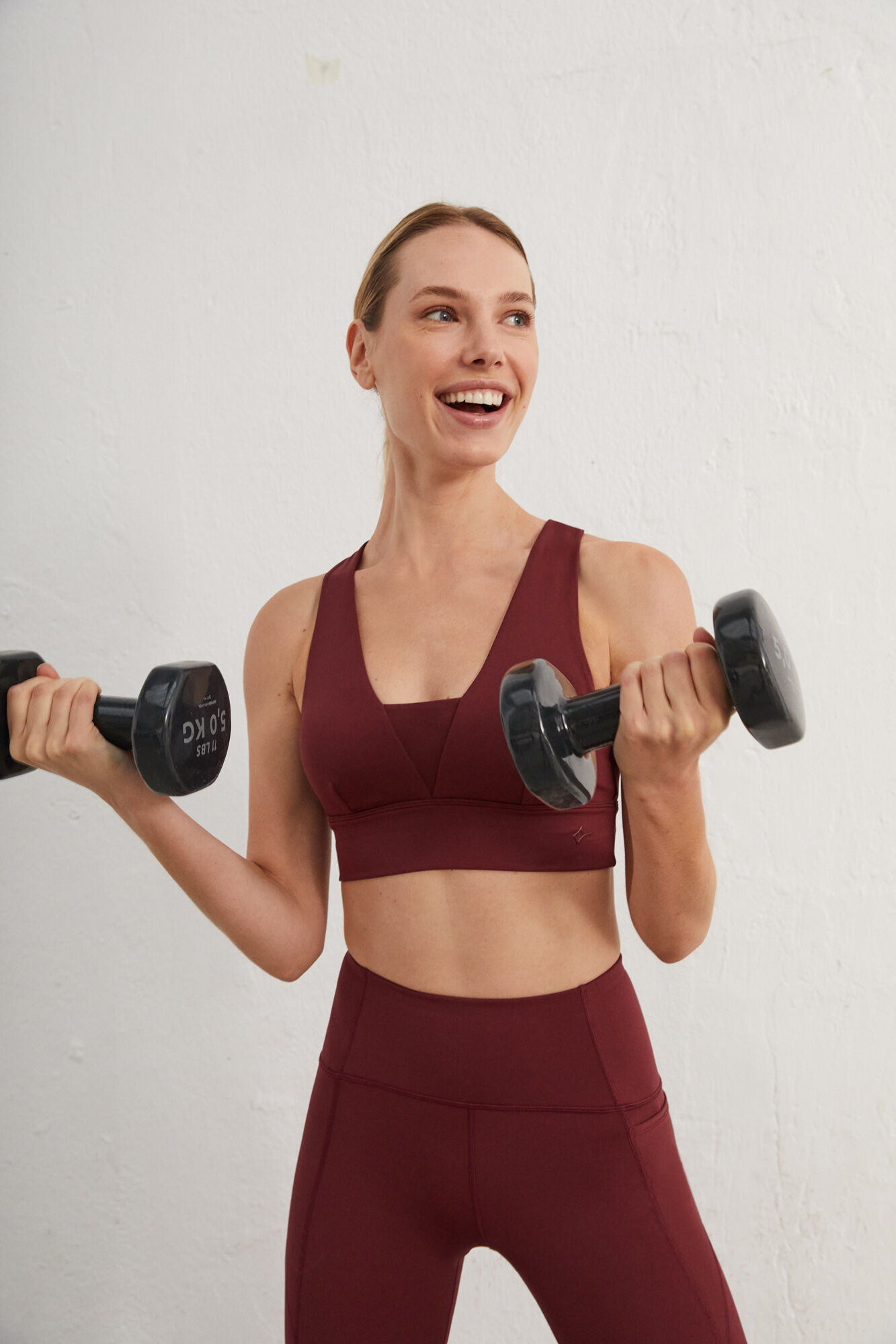 Sutiã esportivo 4D Stretch cor bordô - estampa