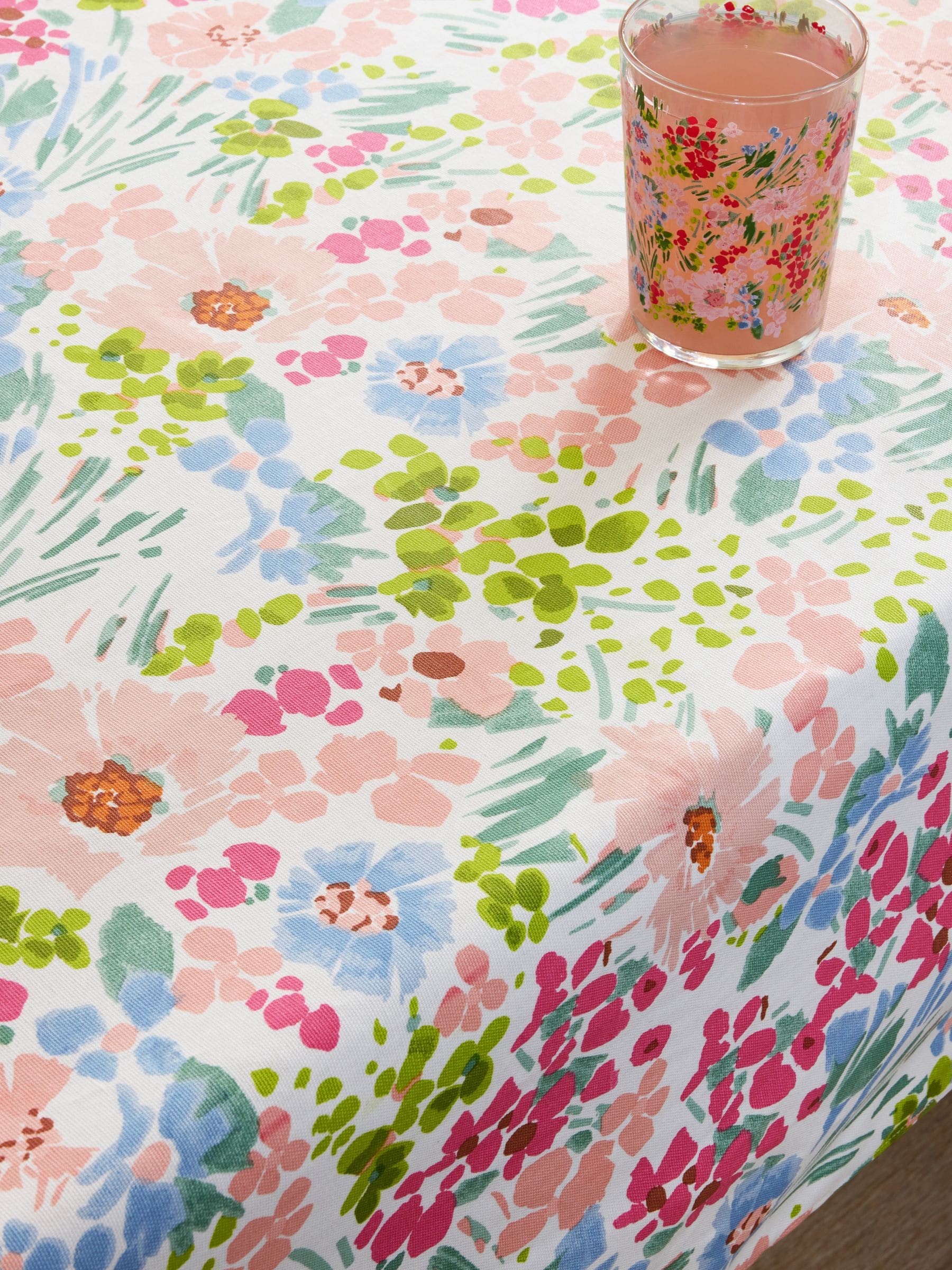 Afneembaar tafelkleed met lisseprint