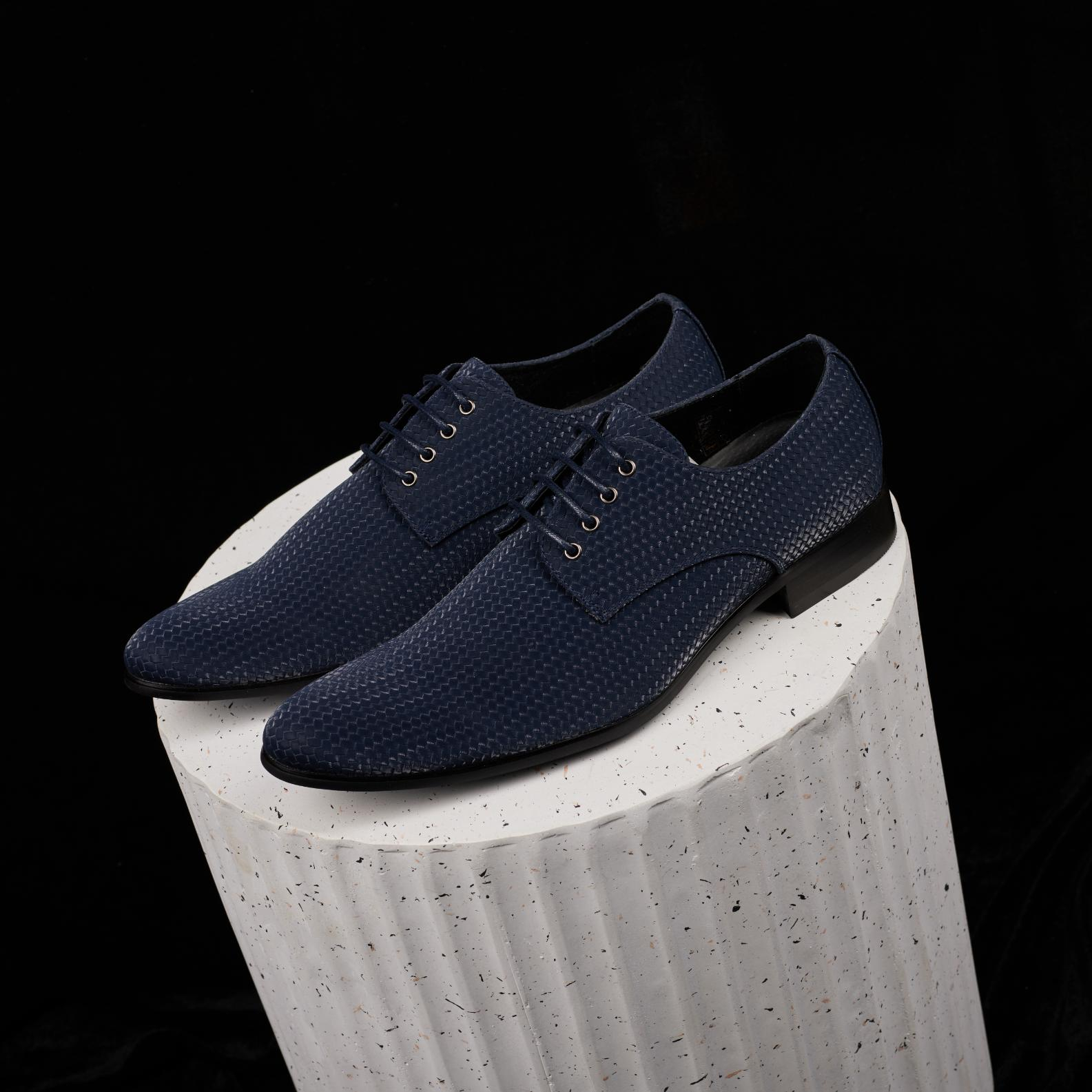 Vittorio Blue