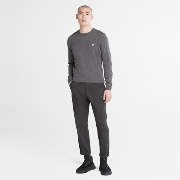 Suéter Cohas Brook de gola redonda para homens na cor cinza escuro.