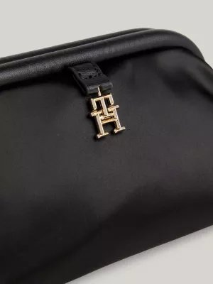 Bolsa clutch exclusiva Tommy Hilfiger x Festive TH Monogram