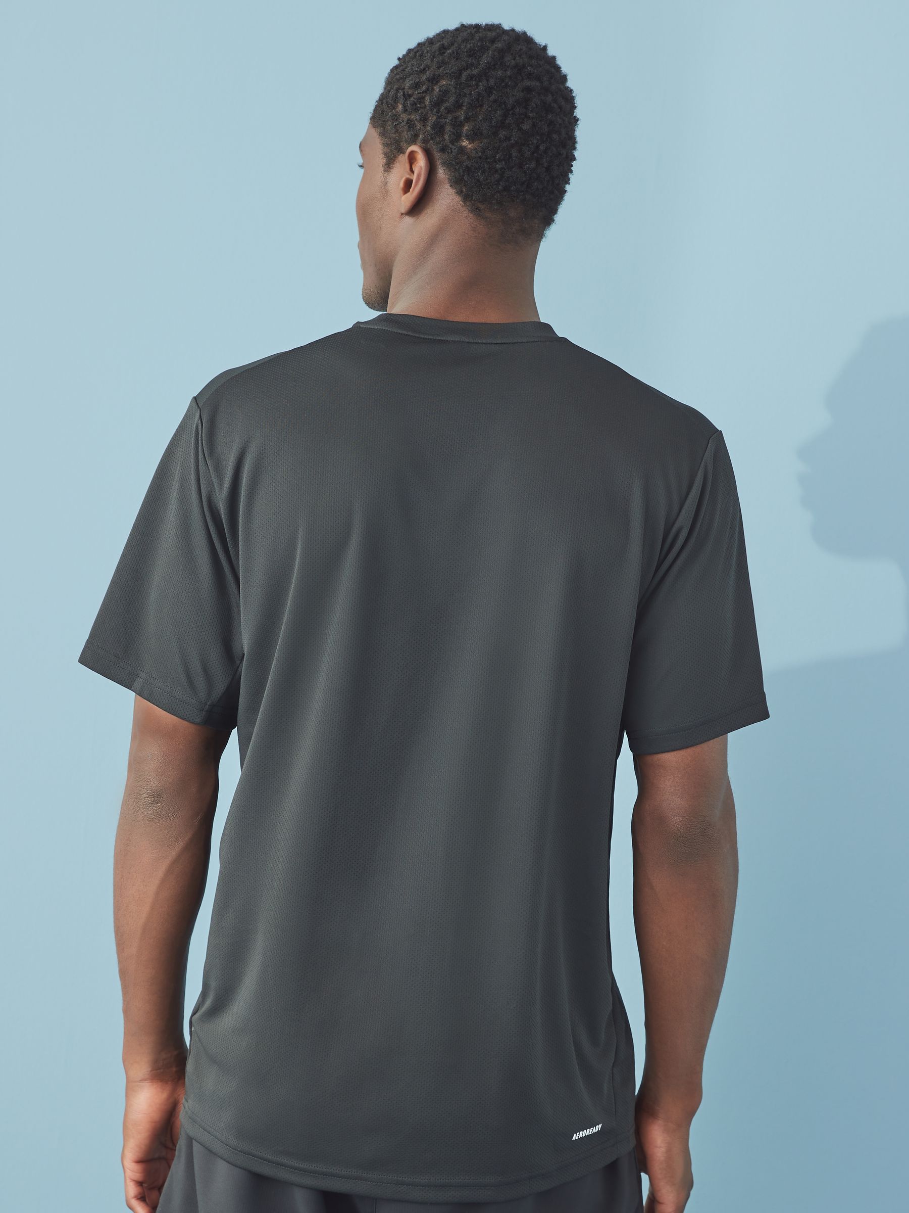 Zwart - adidas Train Essentials trainingsshirt