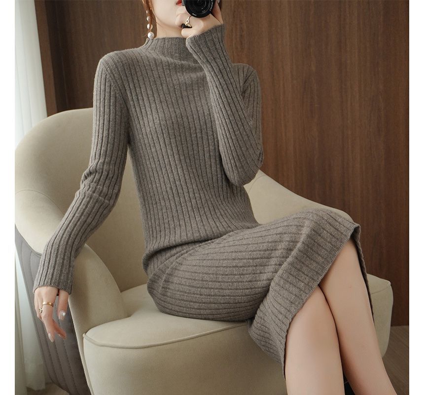 Gistinty - Midi-jurk met lange mouwen en een mockneck, effen breisel
