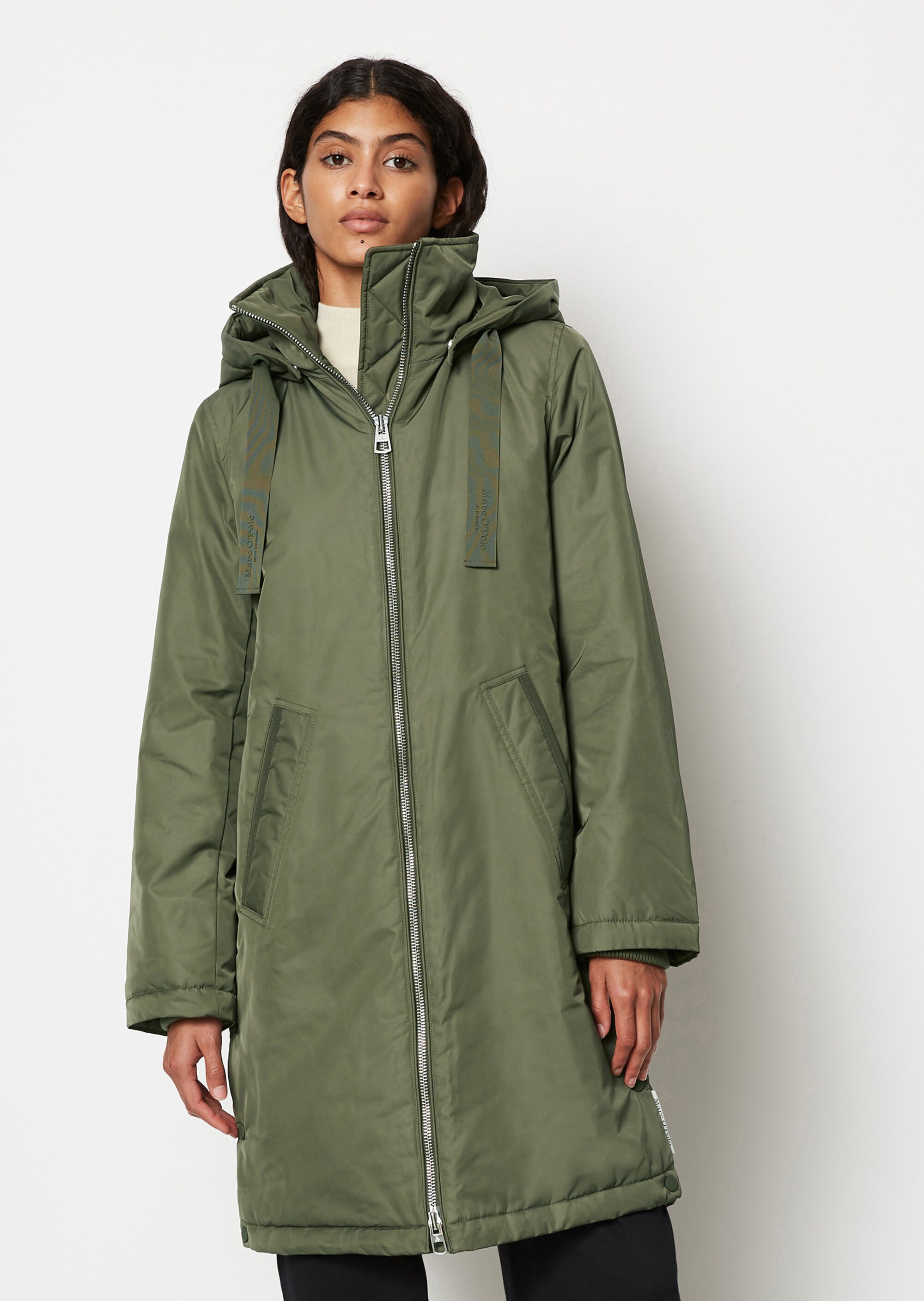 Parka mit abnehmbarer Kapuze fittedaus recyceltem Polyester-Twill