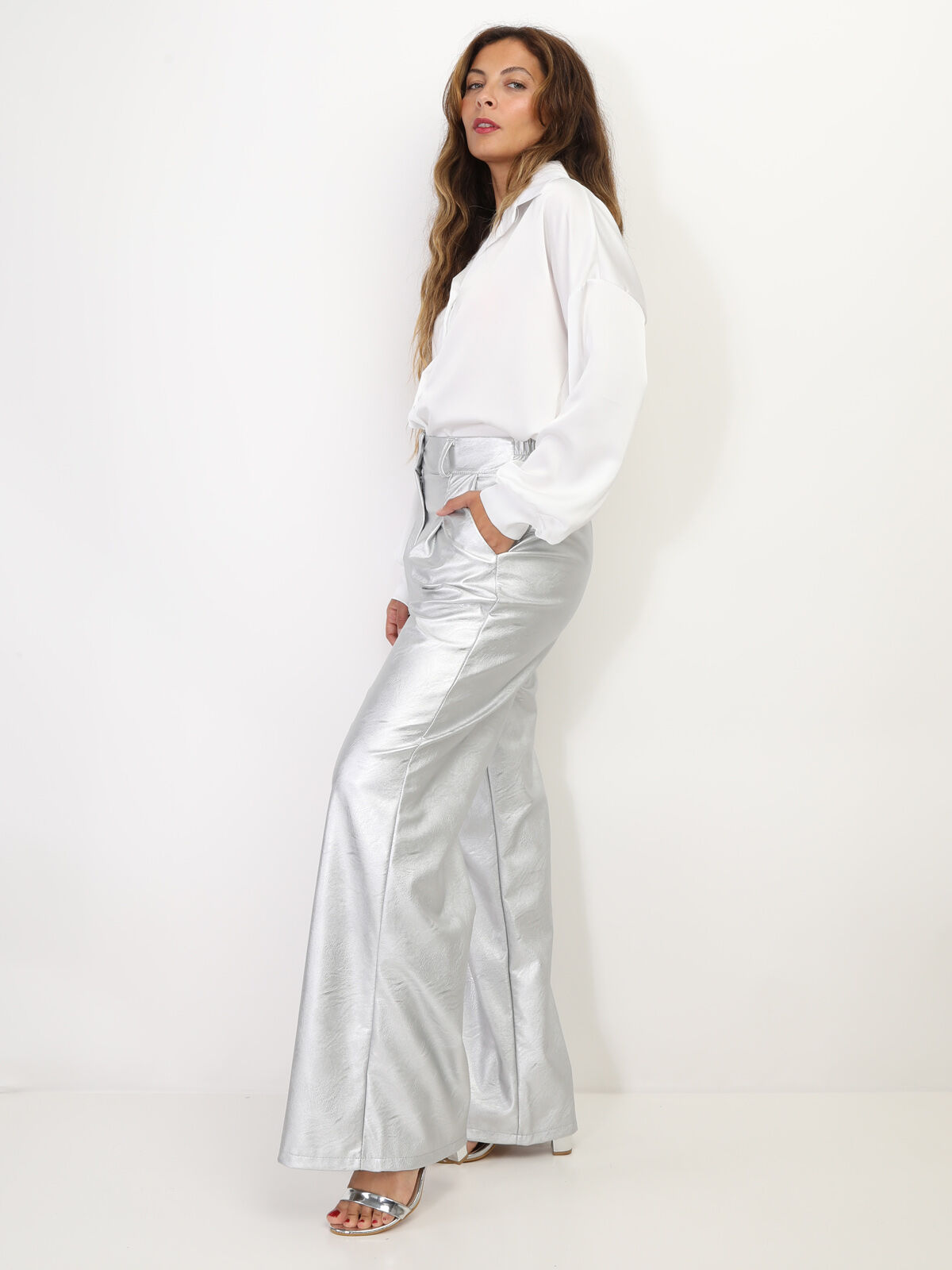 Pantalon large en simili- Gris clair