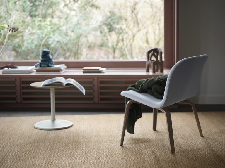 Muuto Soft bijzettafel 41x40 zwart smoked oak blad