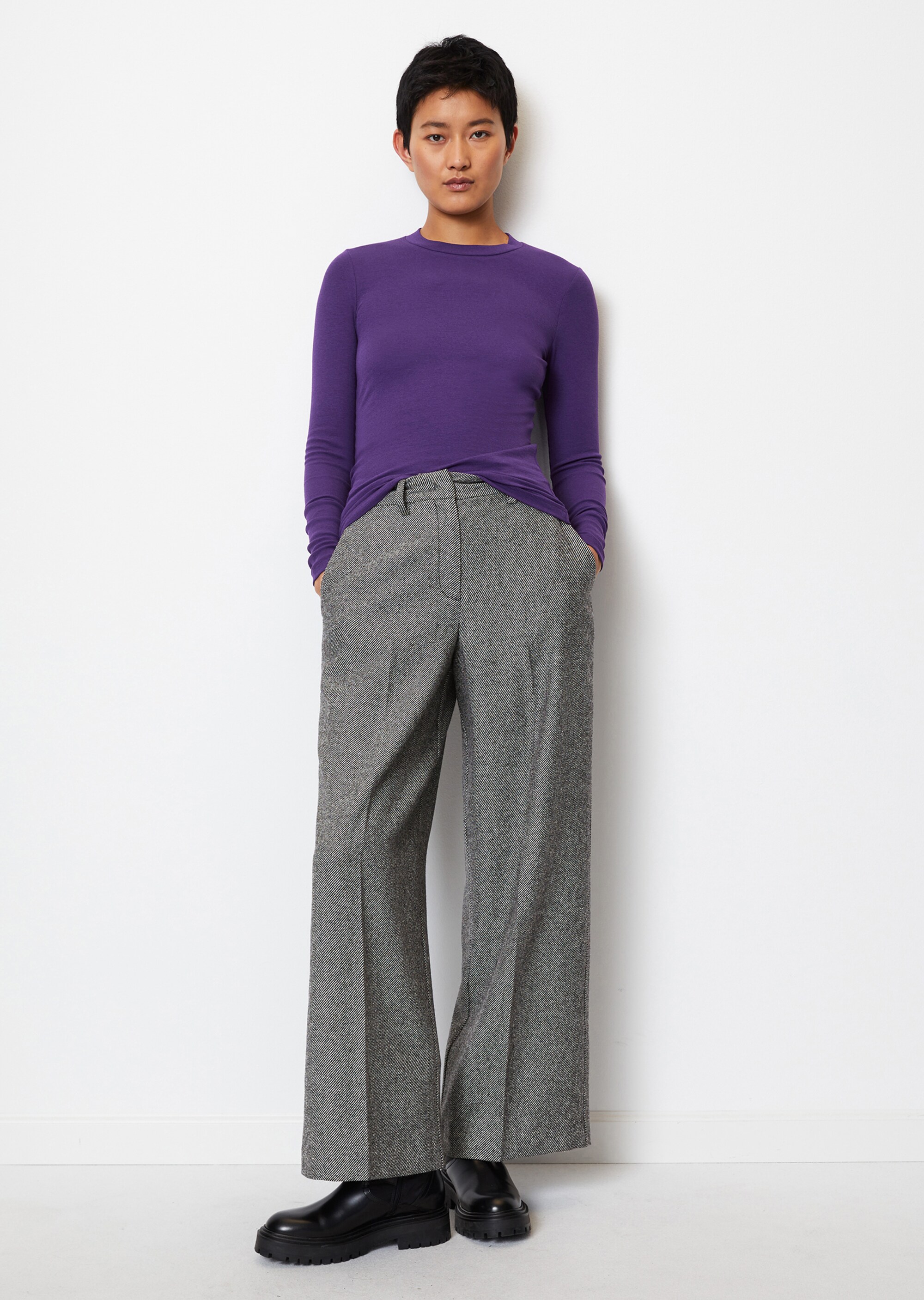 Rundhals-Longsleeve regularaus soft geripptem Jersey