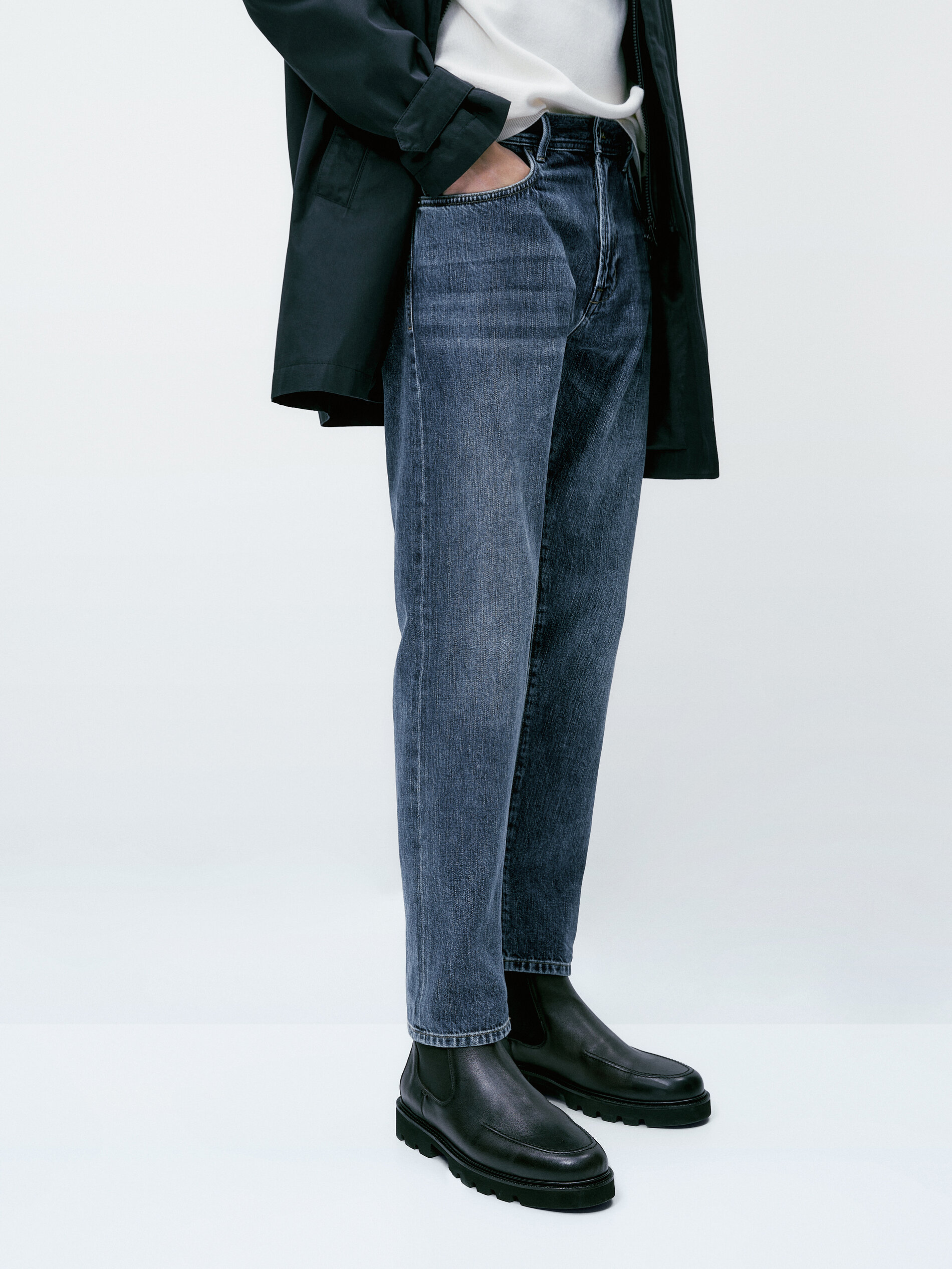 Calça vaqueira vintage de corte relaxado com bainha selvedge - ÍNDIGO