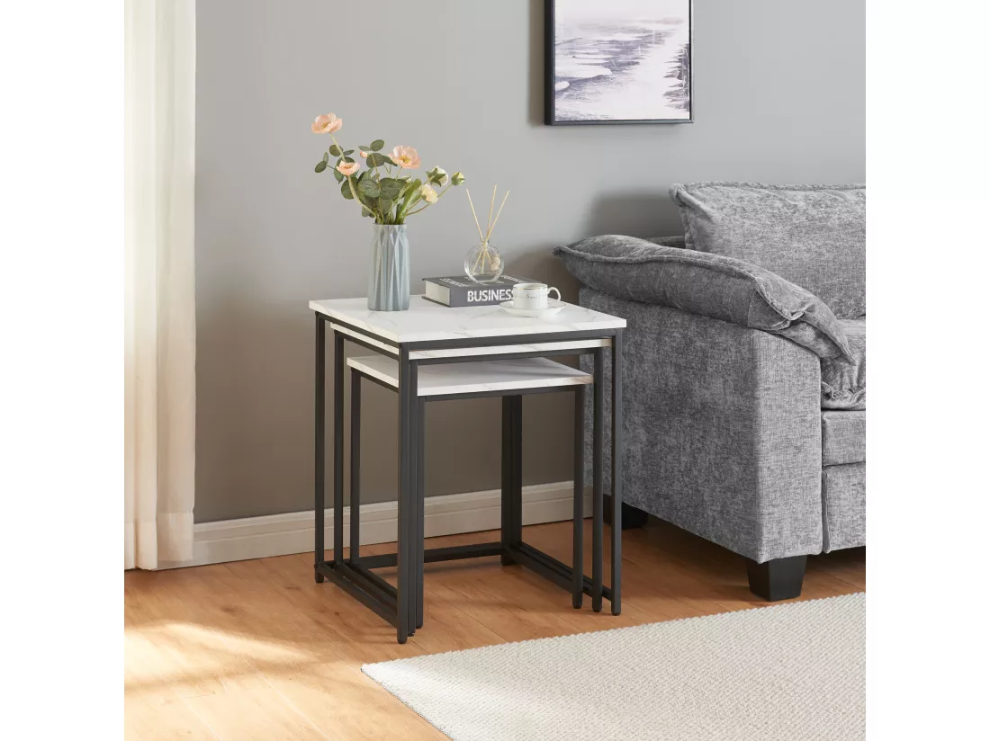 Lot de 3 tables basses gigognes Trollhättan noir effet marbre blanc [en.casa]