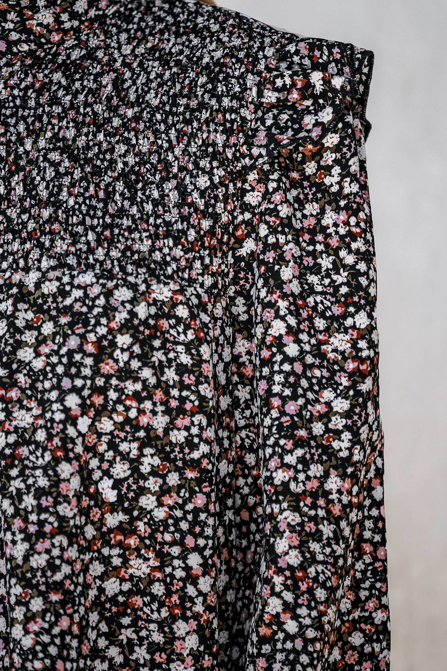 Haut à volants et smocks floral