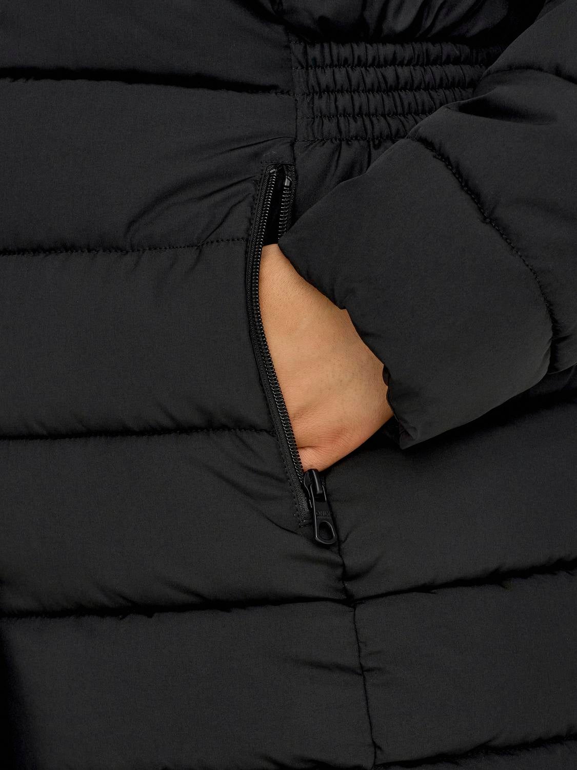 CARNEWLUNA Steppjacke Black