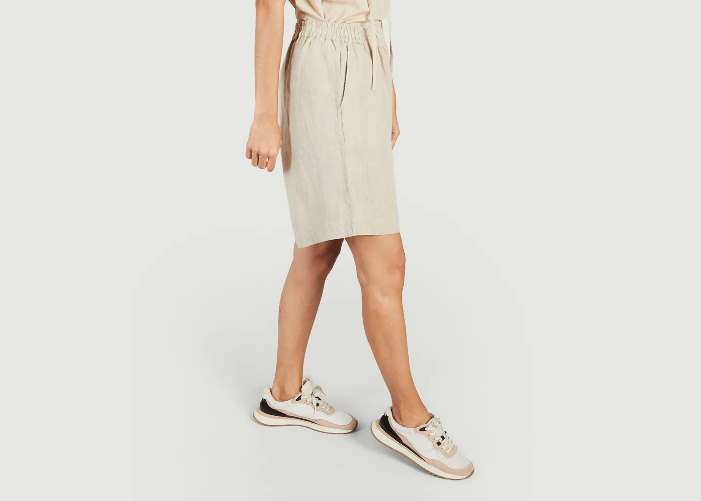 Short May Skall Studio