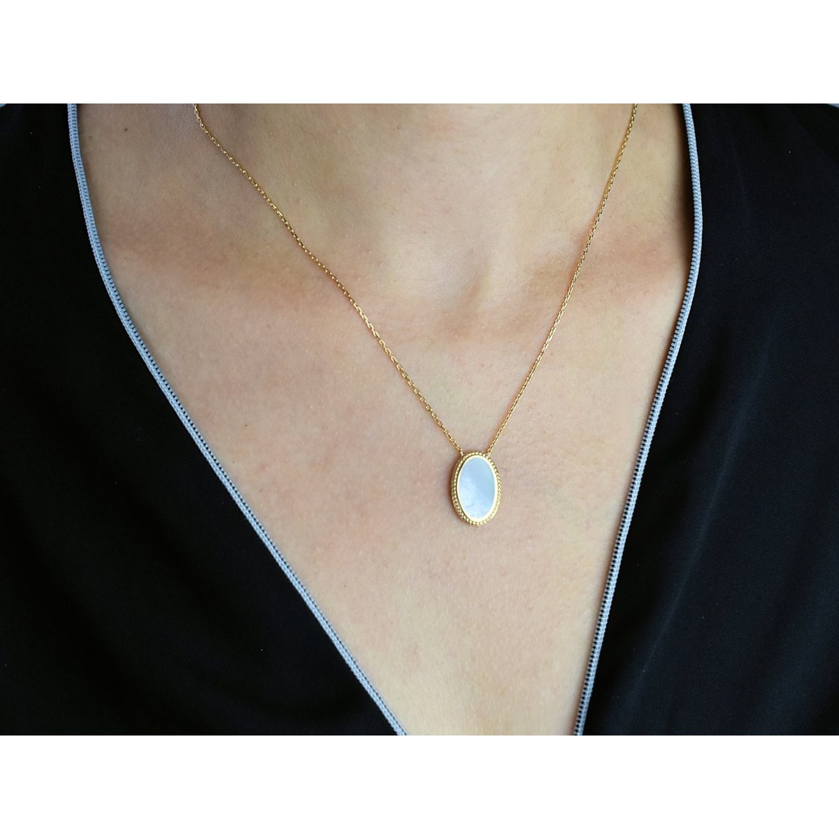 Collier médaillon de nacre pierre naturelle Plaqué OR 750 3 microns