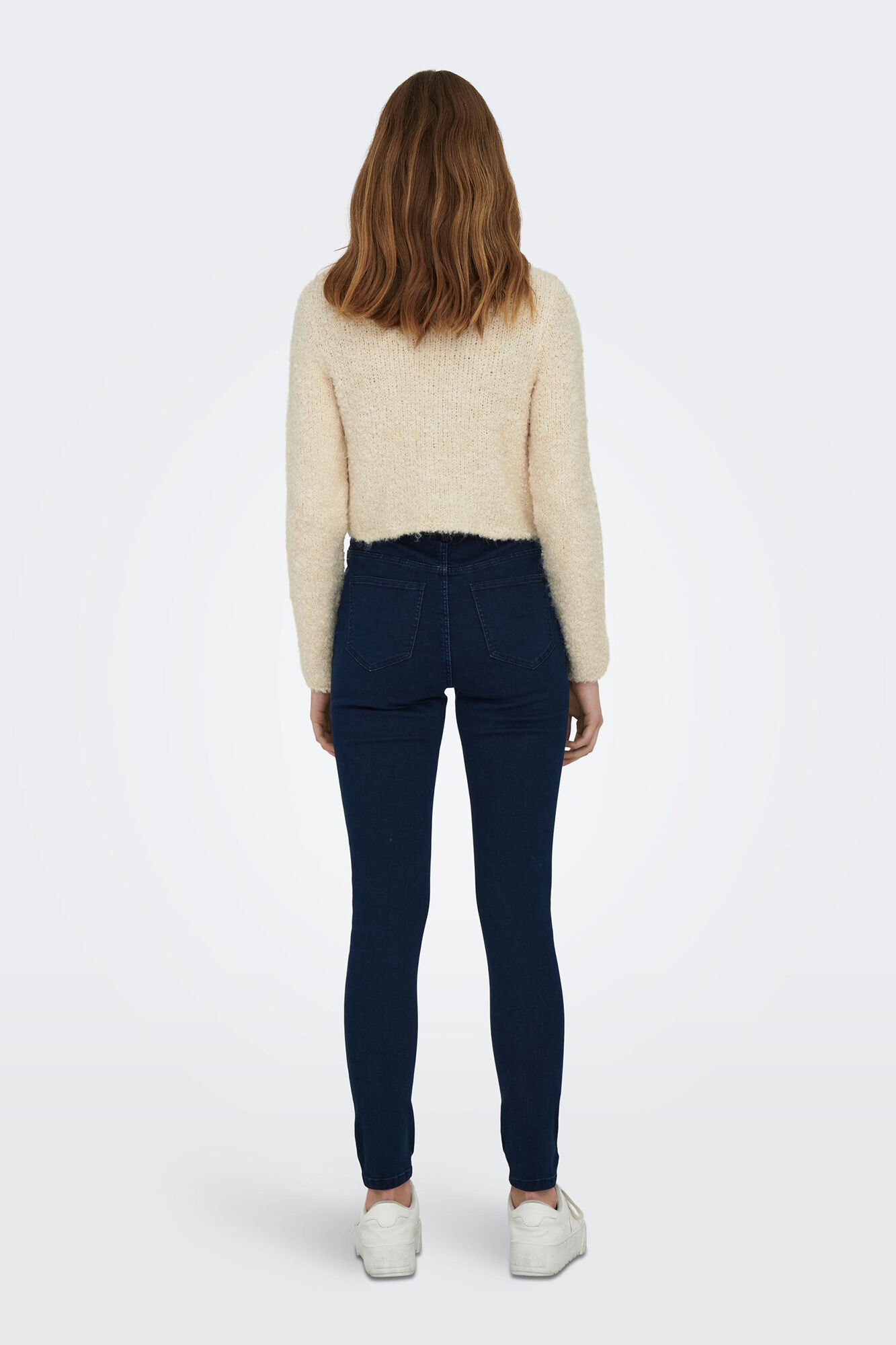 Calça jeans skinny tingida com elastano