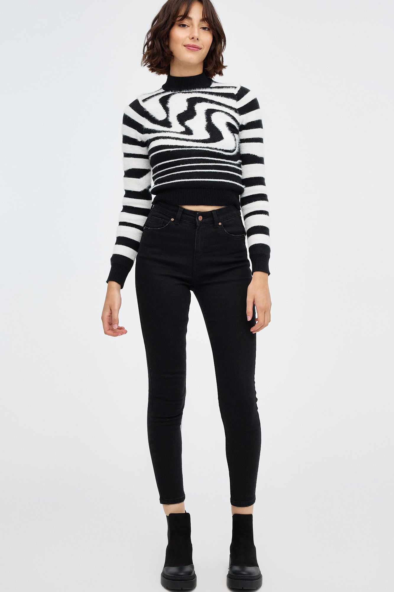 Calça jeans skinny push-up de cintura média