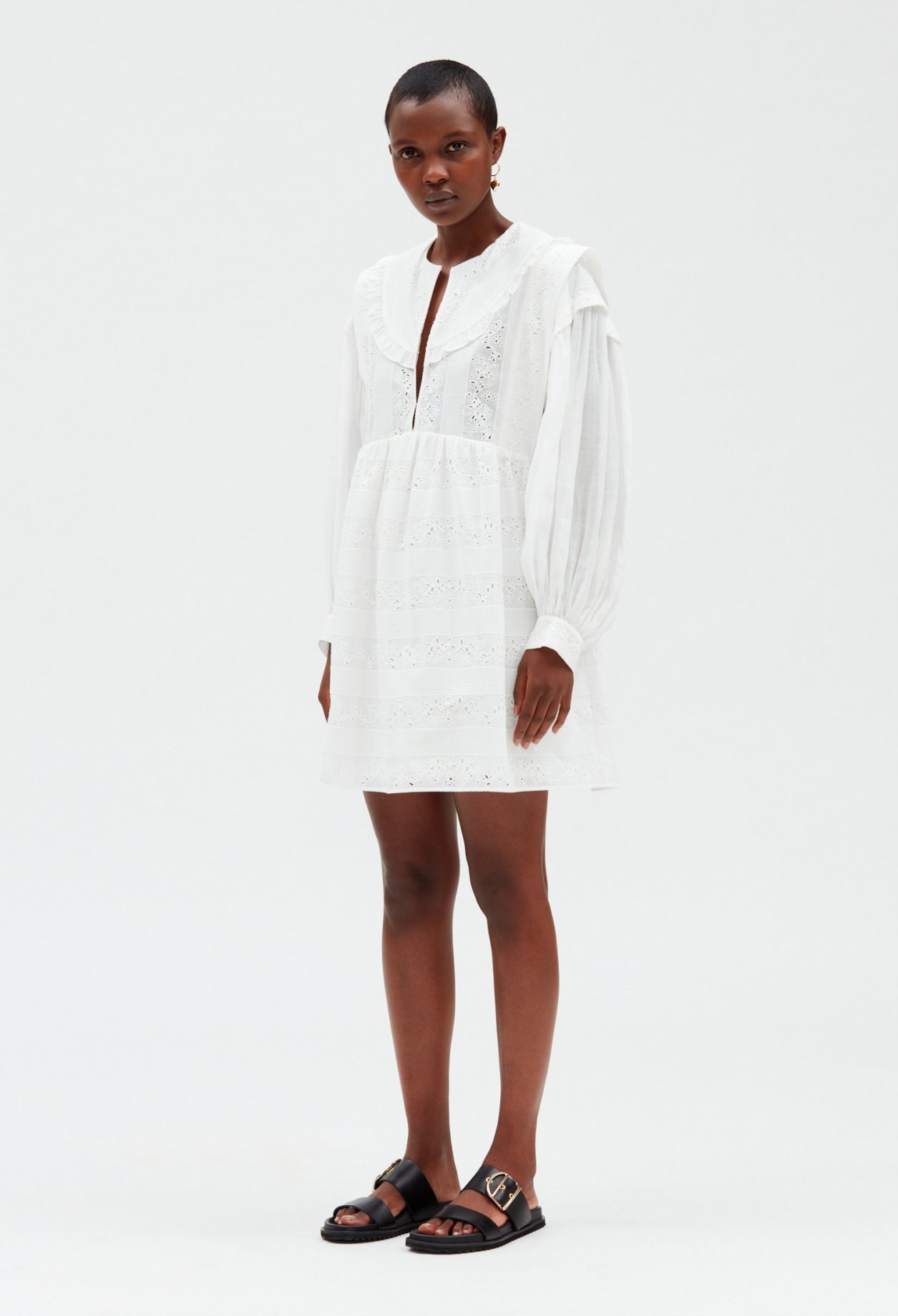 Robe courte babydoll brodee blanc