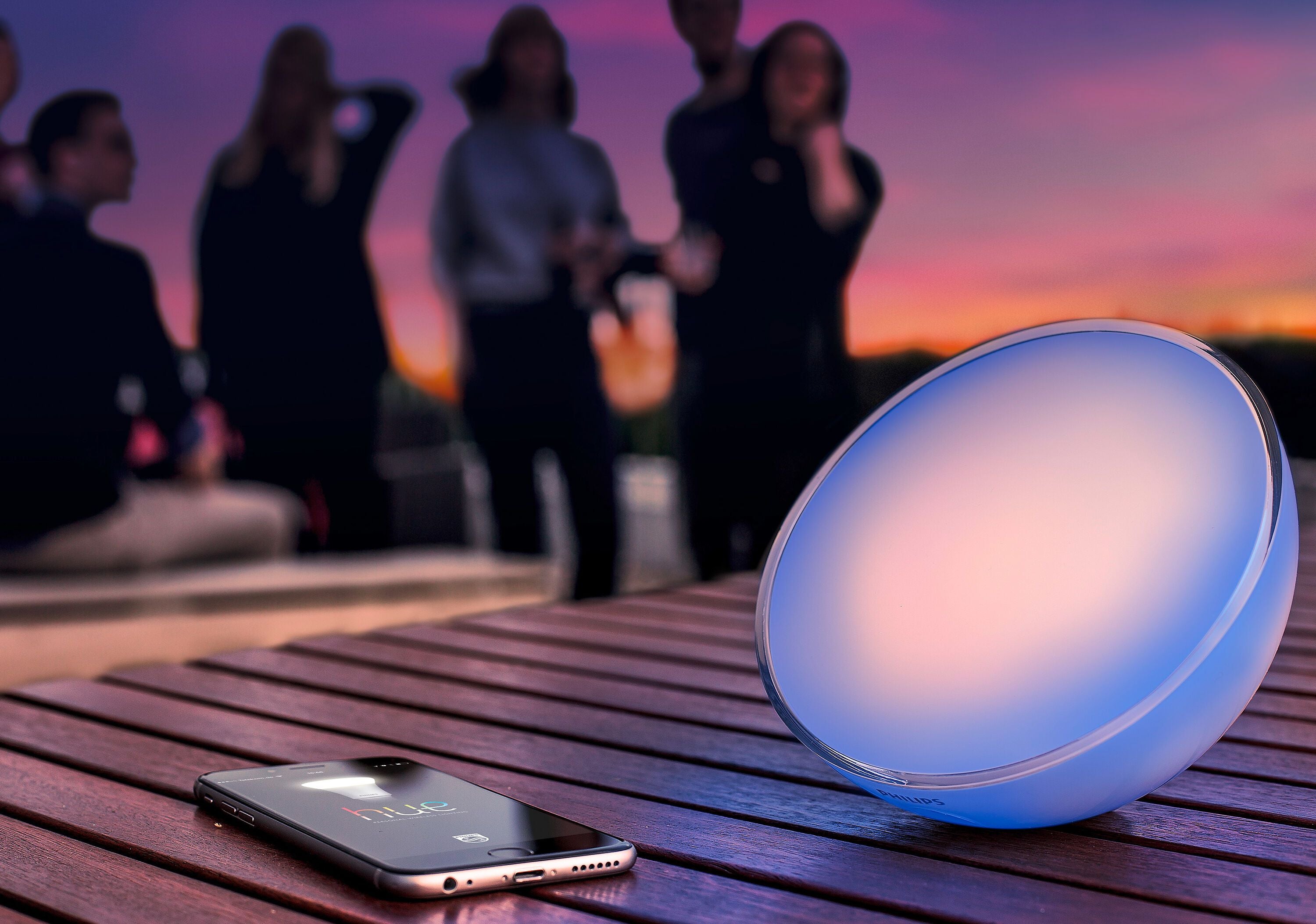 Philips hue GO Tischleuchte - Weiss / B: 15.0 cm x T: 7.9 cm x H: 15.0 cm