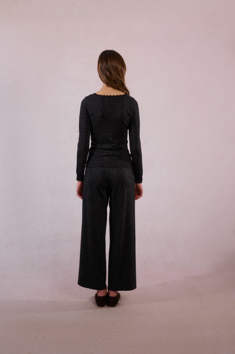 MOLLY BRACKEN<br>Suéter justo com decote quadrado ondulado