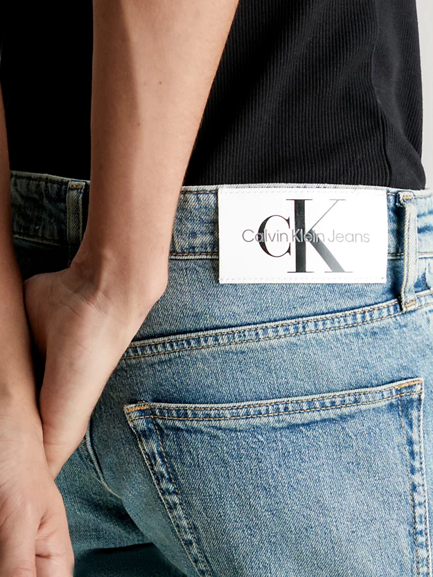 calça jeans justa