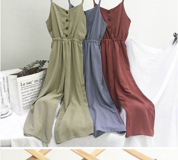 Pinatra - Chiffon jumpsuit met spaghettibandjes en wijde pijpen