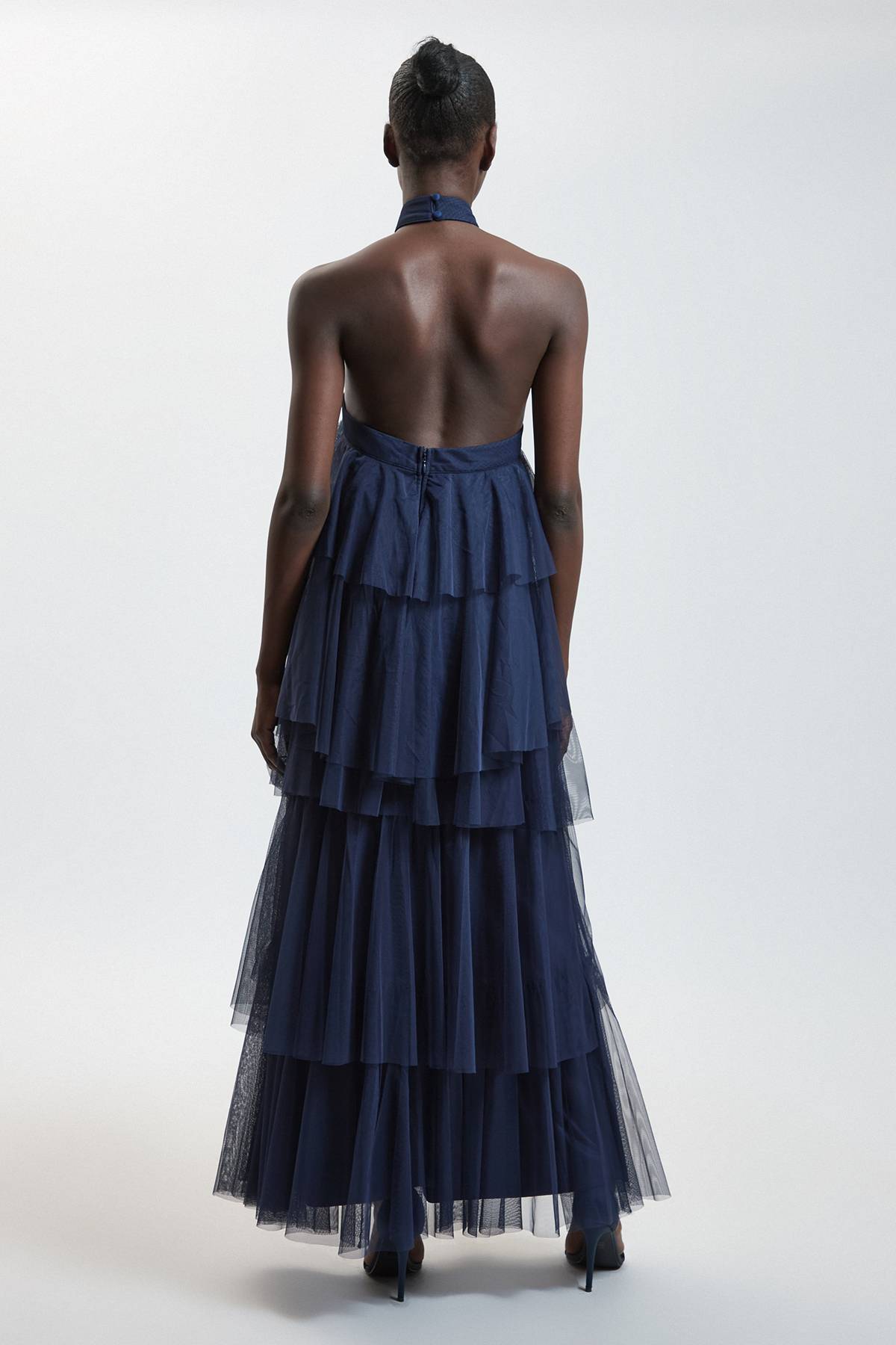 KarenMillen Robe Longue En Tulle Superposé Avec Encolure Américaine