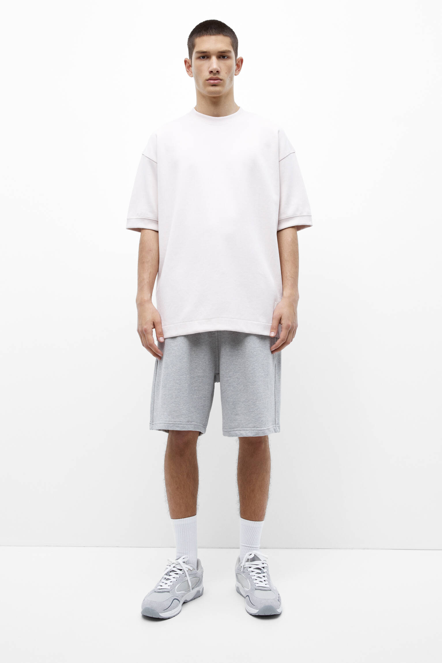 CONJUNTO DE MOLETOM BERMUDA JOGGER COR - CINZA CLARO