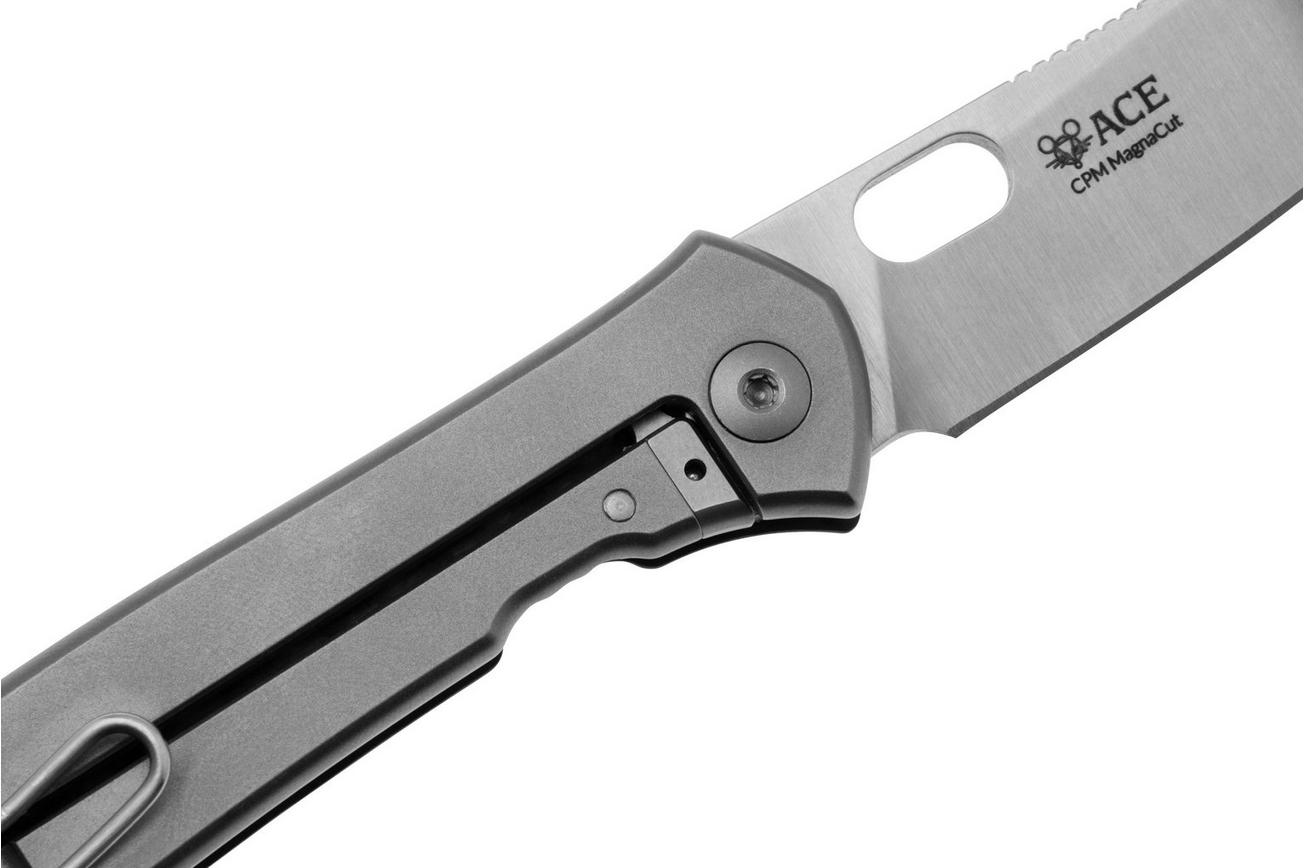 GiantMouse ACE Bleecker Satin CPM Magnacut, Carbon Fiber Titanium, zakmes, Ansø en Voxnaes design