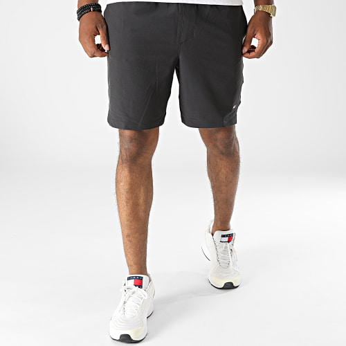 Short Jogging Essentials Training 7931 Noir
