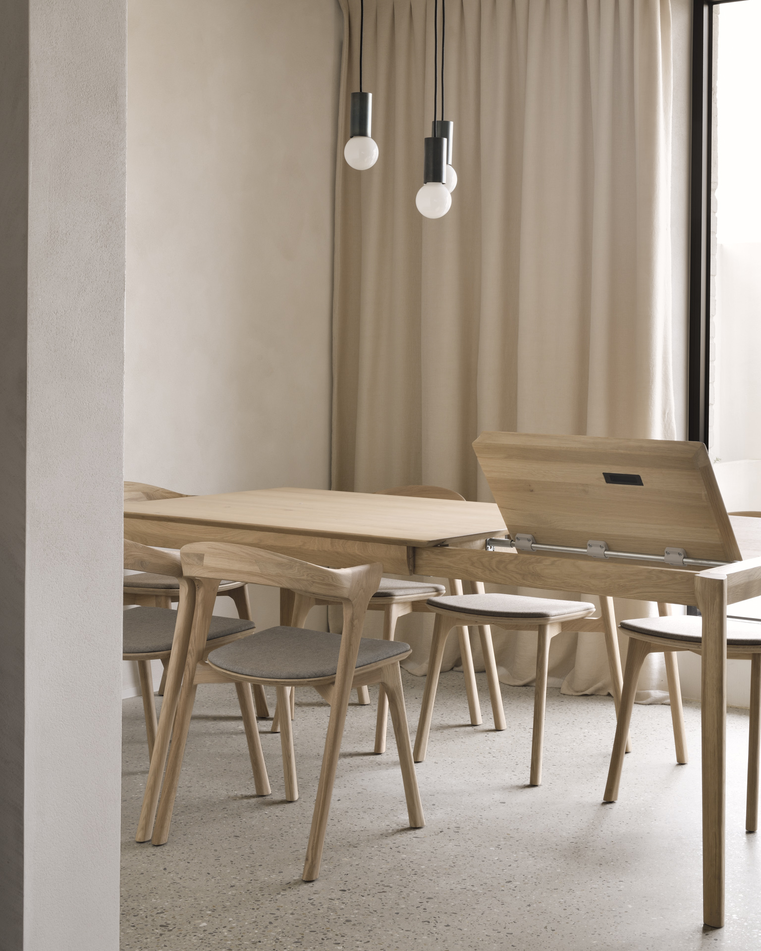 Uitschuifbare eettafel Bok gelakt eiken 120/180 cm