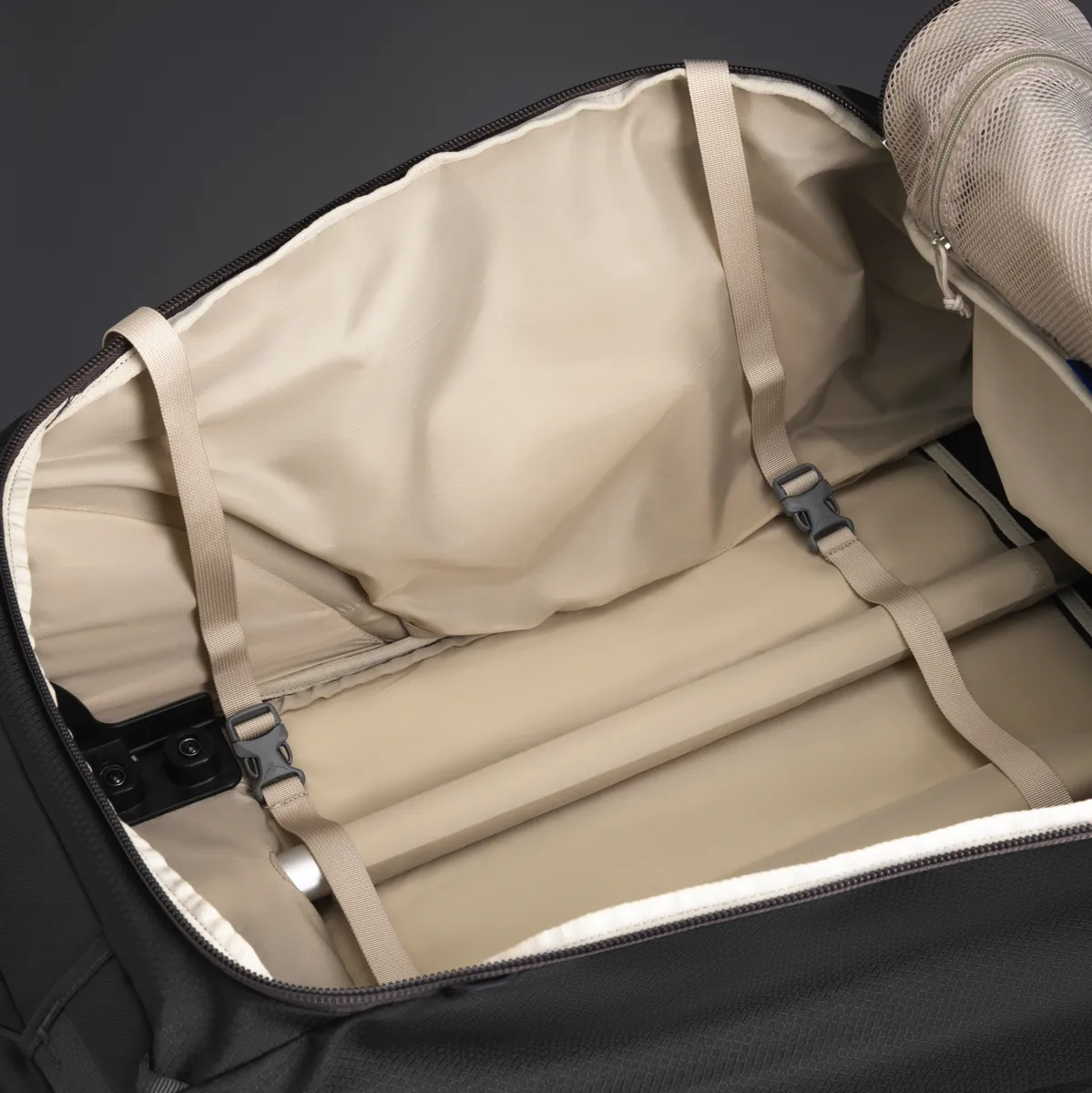 Osprey Daylite Wheeled Duffel 85 Black
