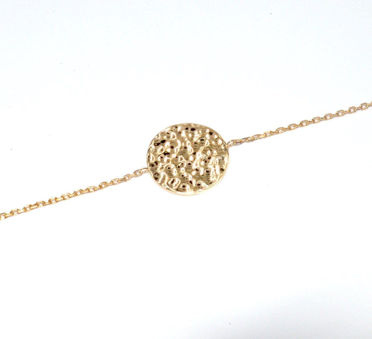 Bracelet femme médaillon martelé en plaqué or