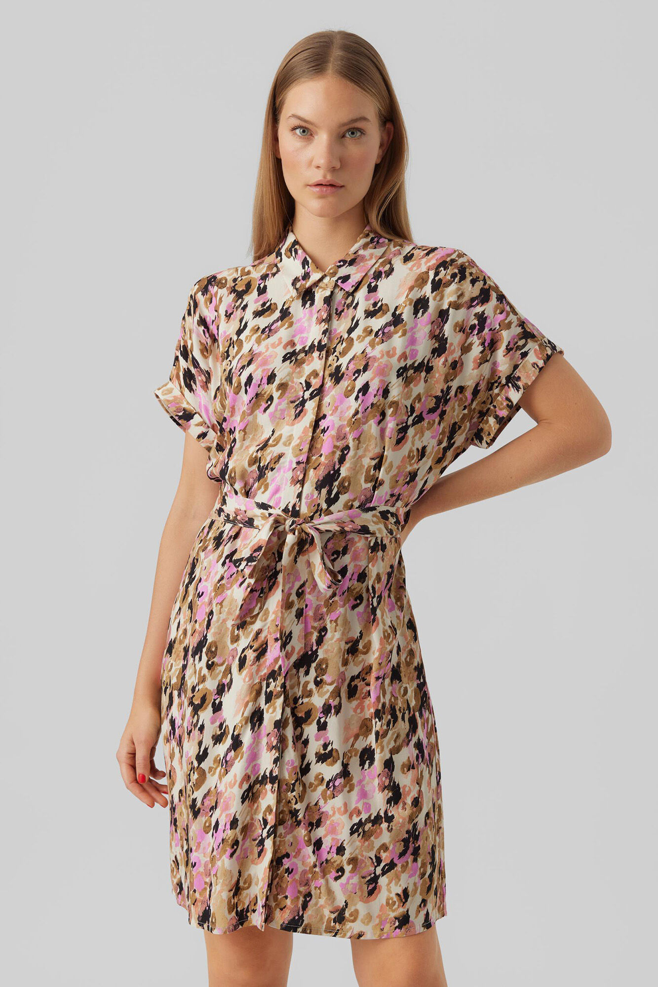 Vestido curto estilo camisa - Marrom
