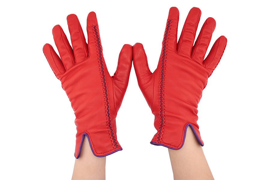 Glove Twist red purple
