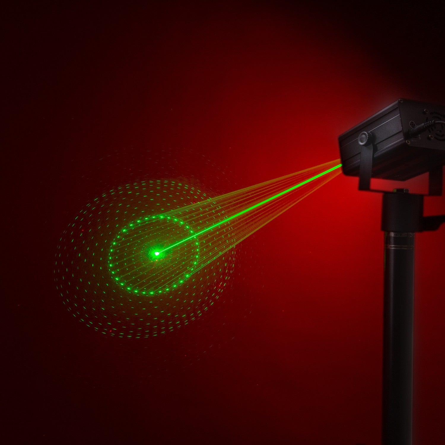 BeamZ Acrux Quatro R/G party laser systeem met RGBW LED's