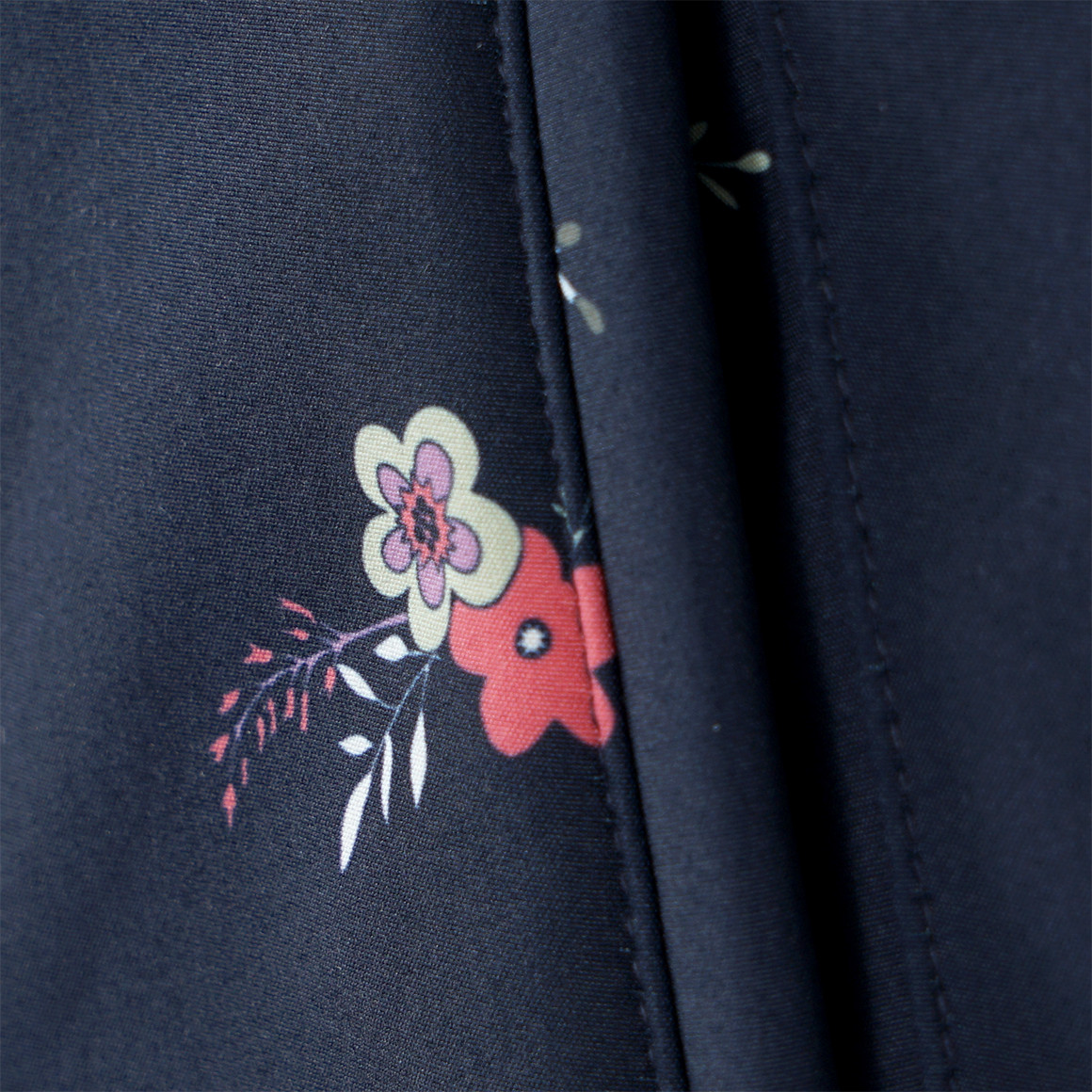 Yigga Mädchen Softshelljacke mit Blümchen-Print dunkelblau
