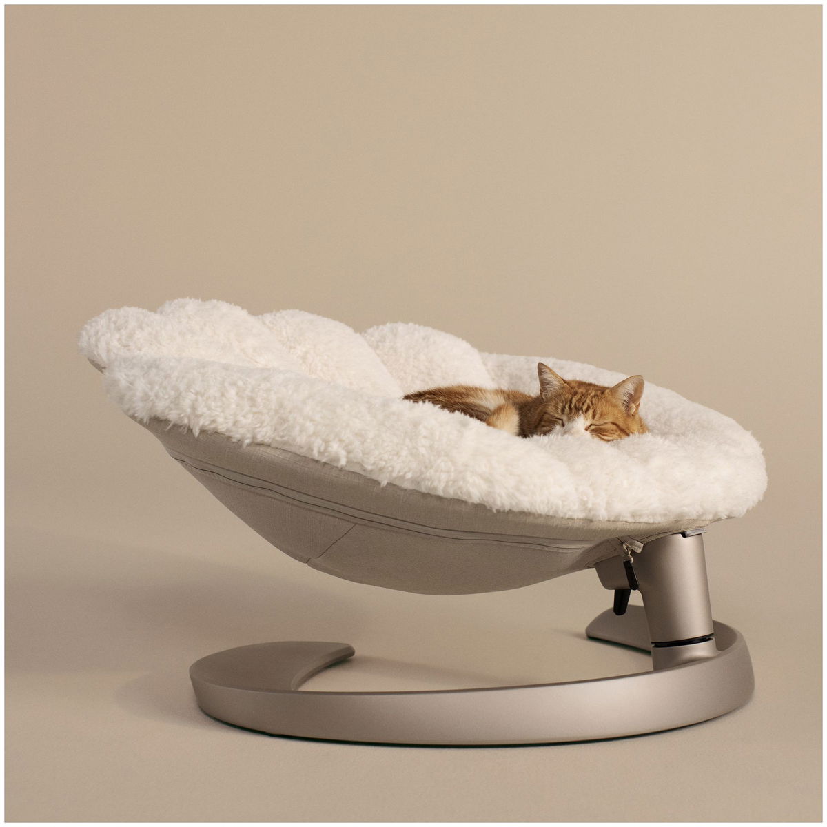 Tavo PetsTavo Pets   Shell schwingendes Haustierbett latte