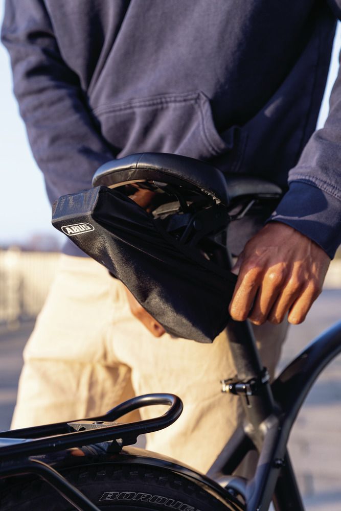 Abus SH-SF Adapter für Sattelbefestigung inkl. Regenüberzug kaufen | Bike-Discount
