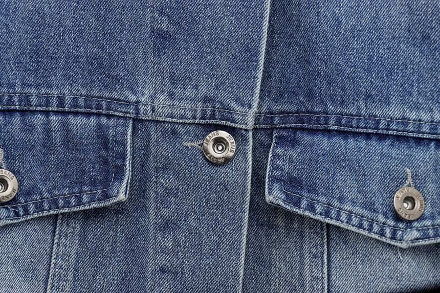 Avauntgardo - Gewassen denim jasje met kraag en knoopjes