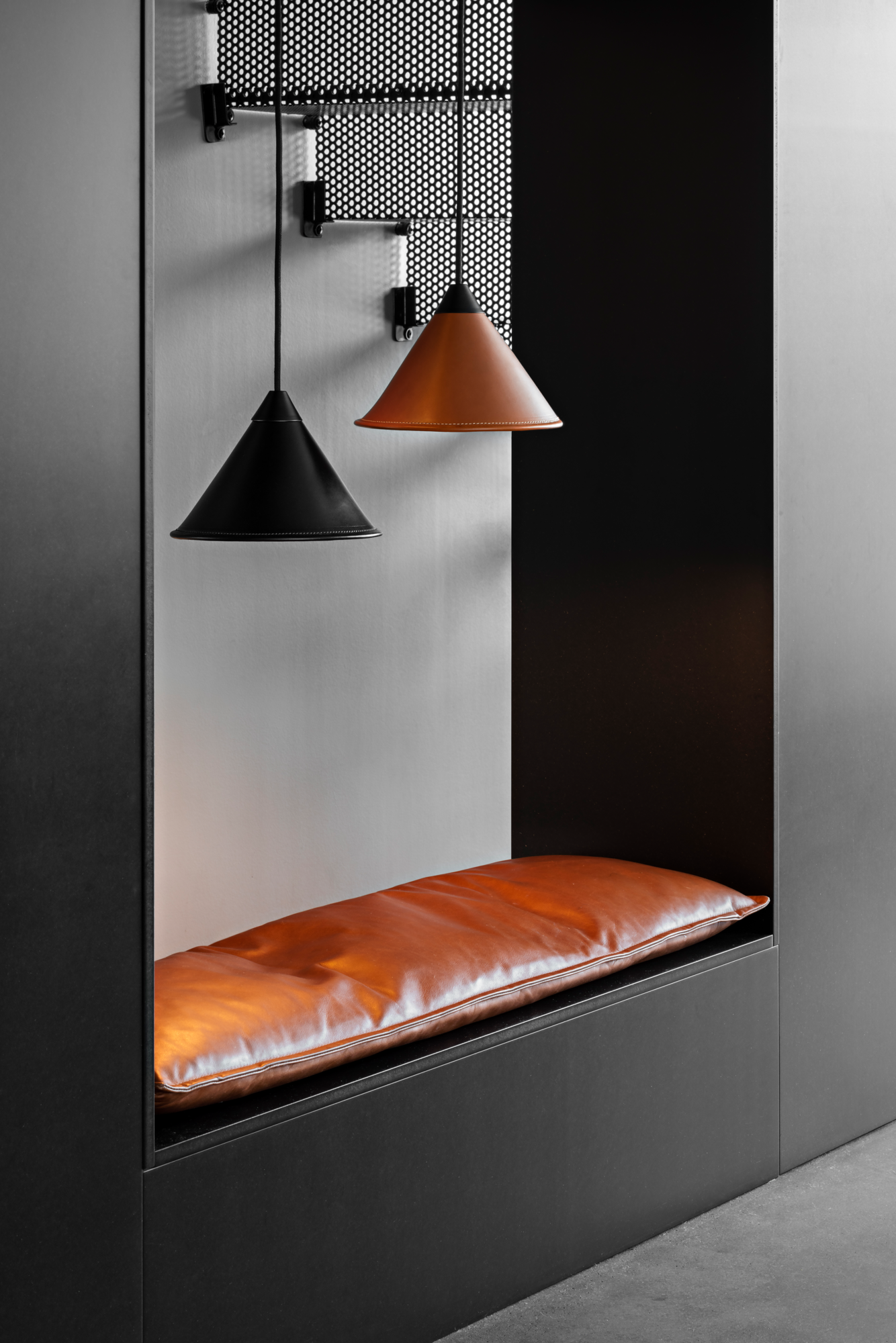 Namibia Leather - 45cm - black