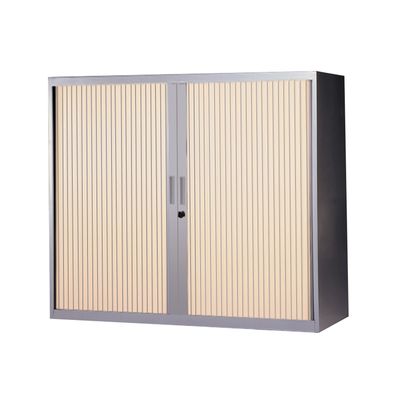 Armoire basse à rideaux - L120 x H105 x P43 cm - 2 tablettes - corps silver / porte chêne clair