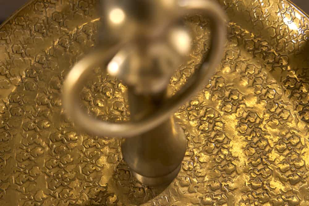 Design Etagere ORIENT 65cm gold im Wild Hammerschlag mit drei Etagen