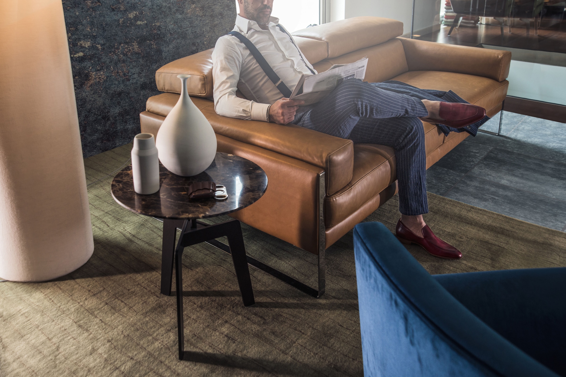 CALIA ITALIA 2,5-Sitzer »Romeo, Designsofa der Extraklasse mit tollem Sitzkomfort« Designkufenfuss und hochwertigem Lederbezug
