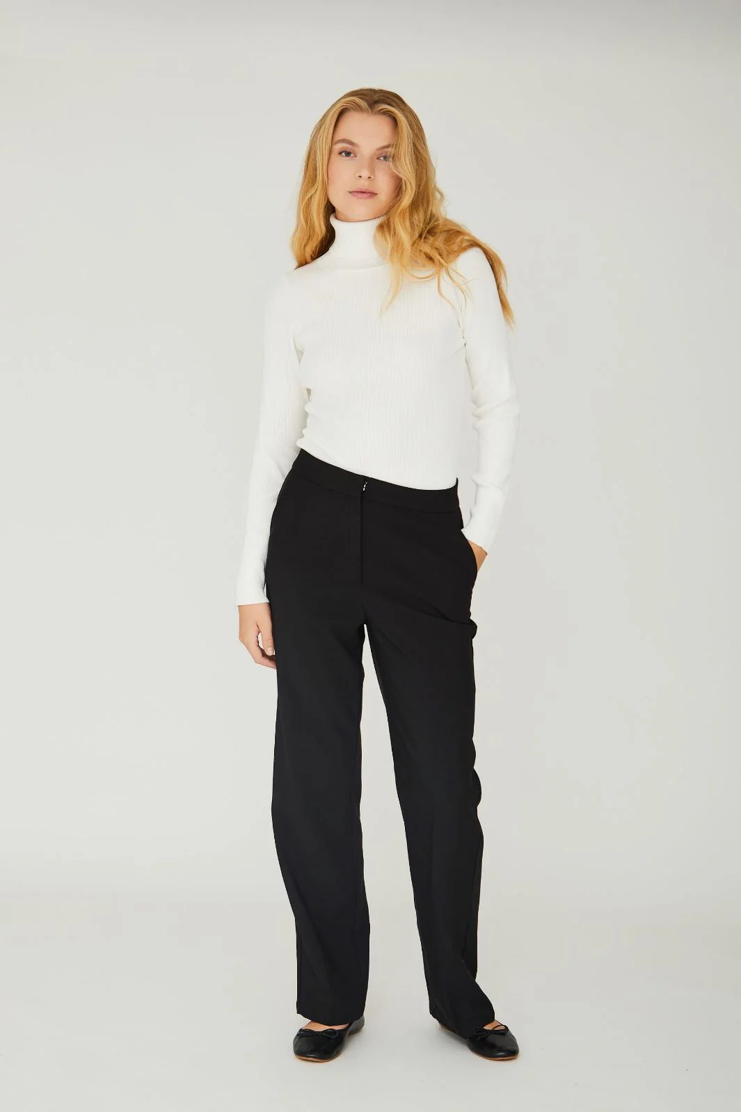 A-View Rib Rollneck Blouse 005 off white