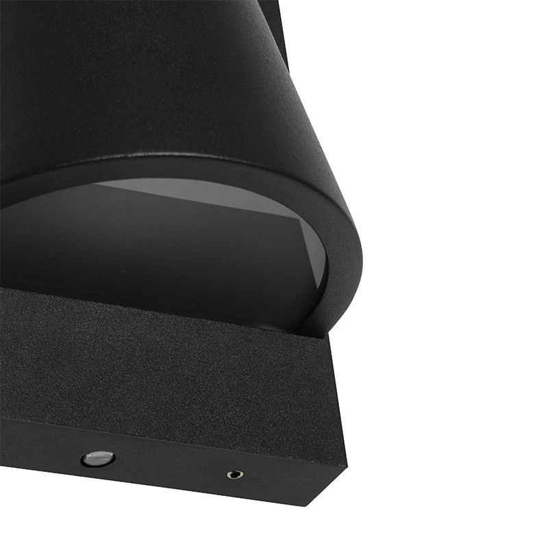 Buiten wandlamp zwart IP44 met schemerschakelaar - Femke