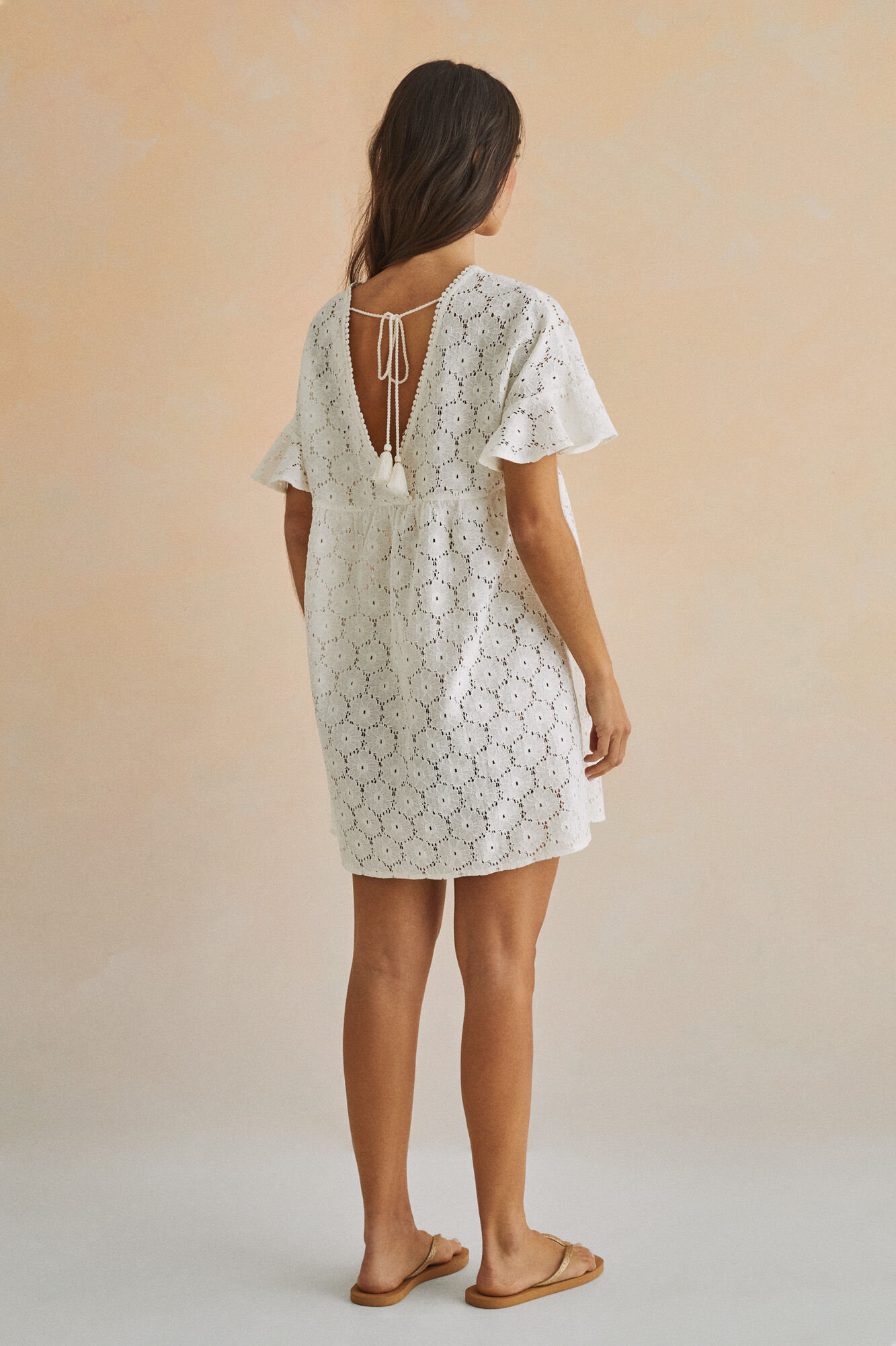 Vestido curto 100% algodão bordado bege - Bege