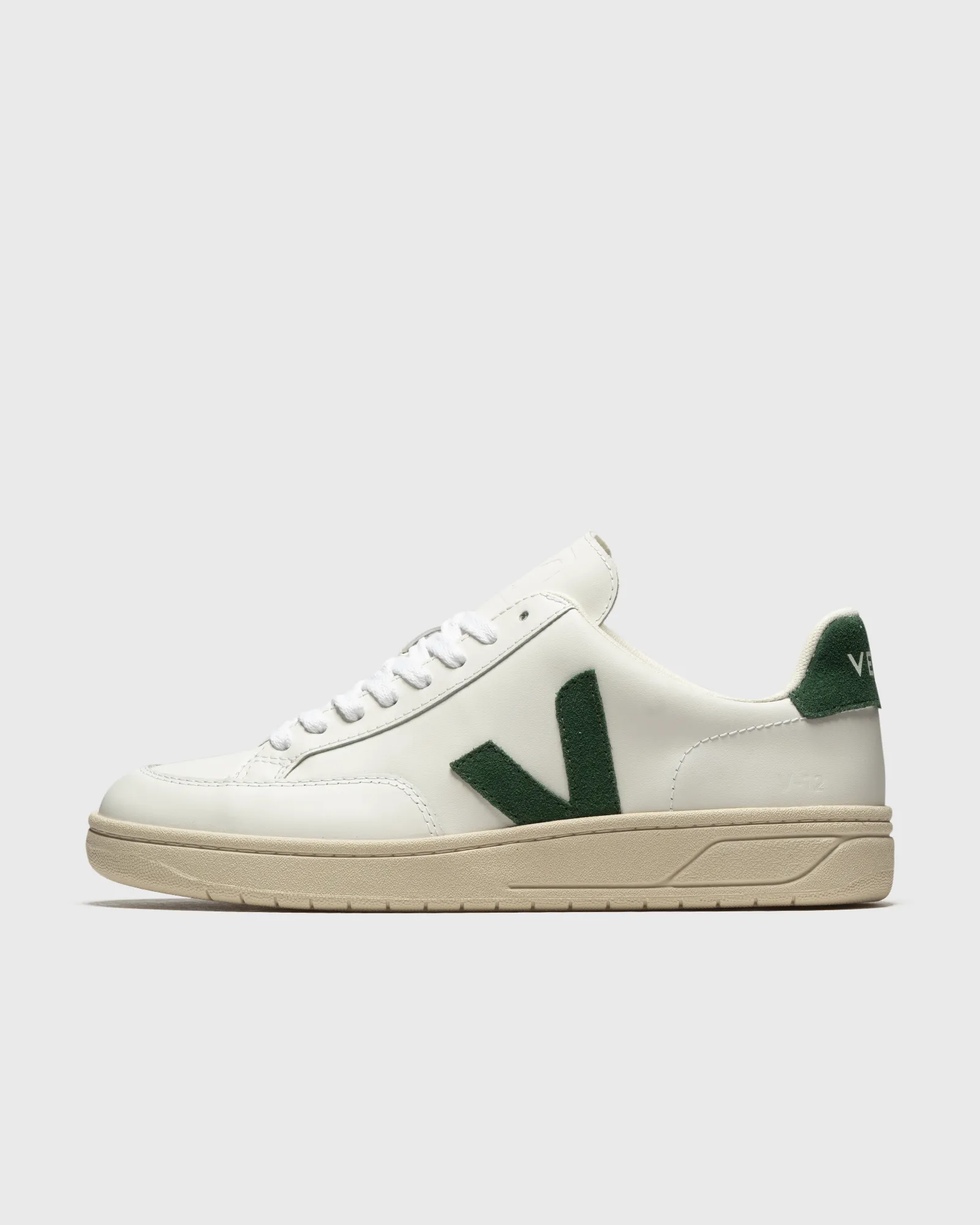 Veja V-12 LEATHER EXTRA