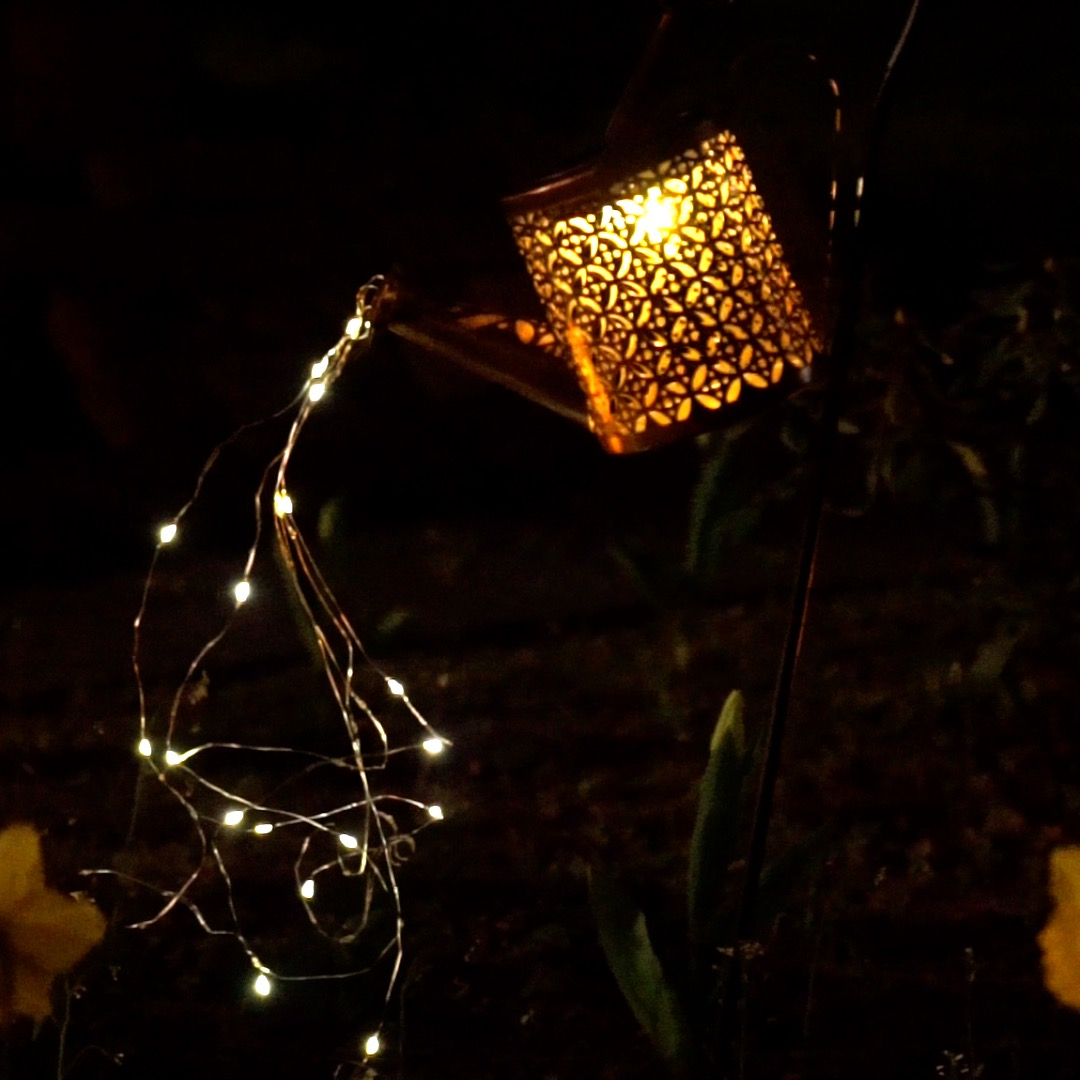 (18x19cm) 36 LED's Deko Solar Giesskanne mit Lichterkette Outdoor Beleuchtung IP65 - Warmweiss